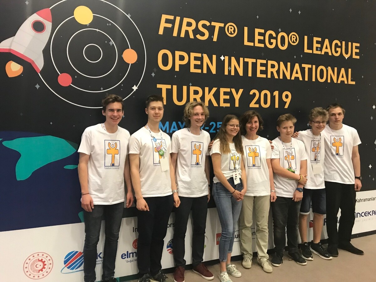 Slovenskí študenti opäť úspešní na medzinárodnej súťaži FIRST LEGO League